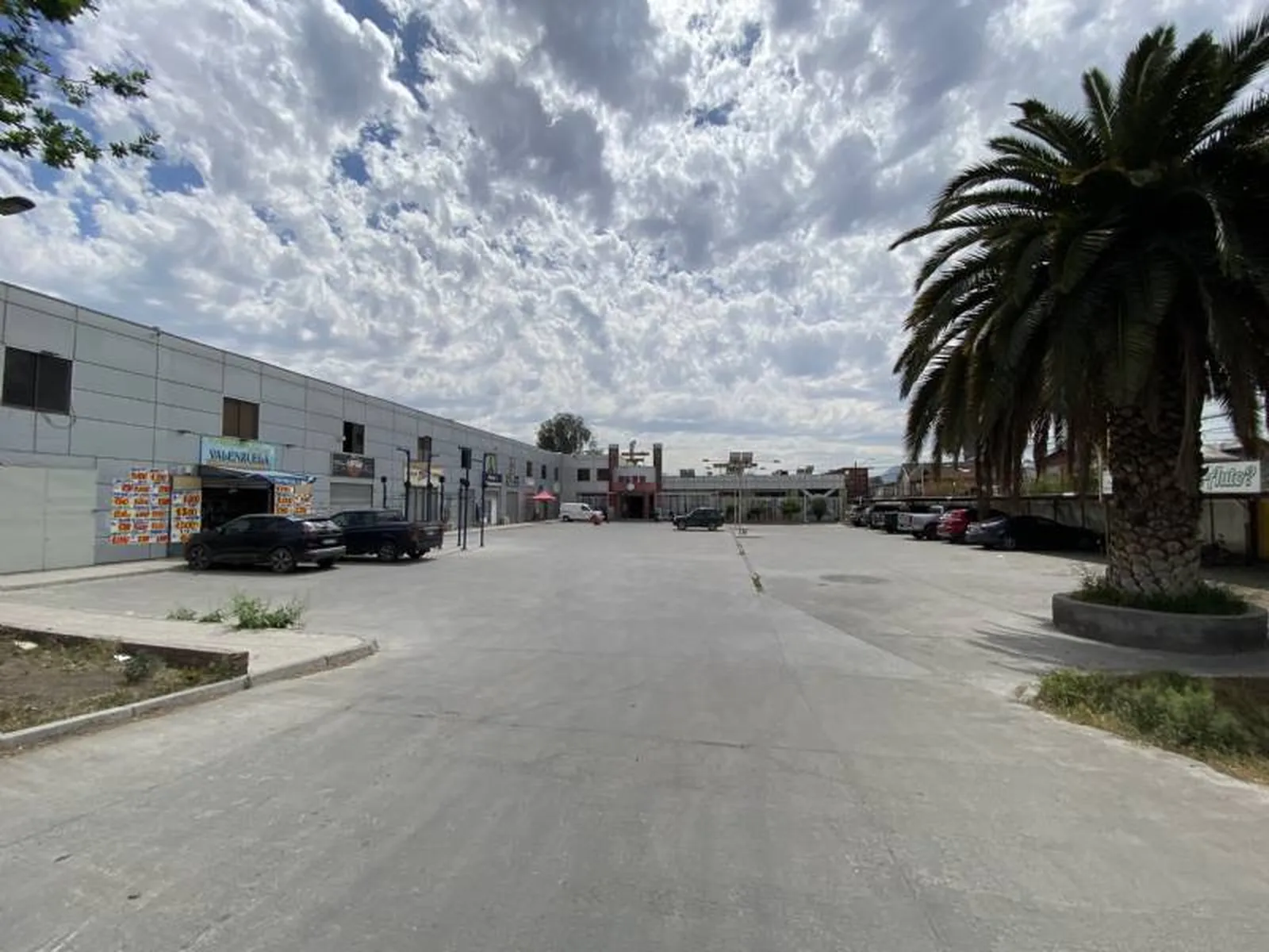 Strip center de 11 locales en Quilicura, Santiago - Imagen 5