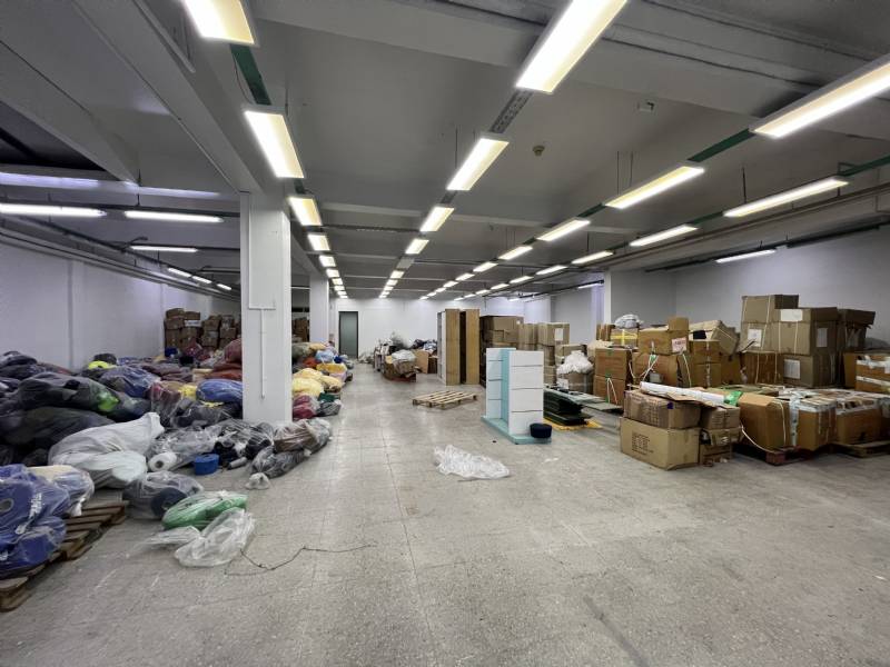 Bodega y local con oficinas en barrio patronato recoleta, santiago - Imagen 2