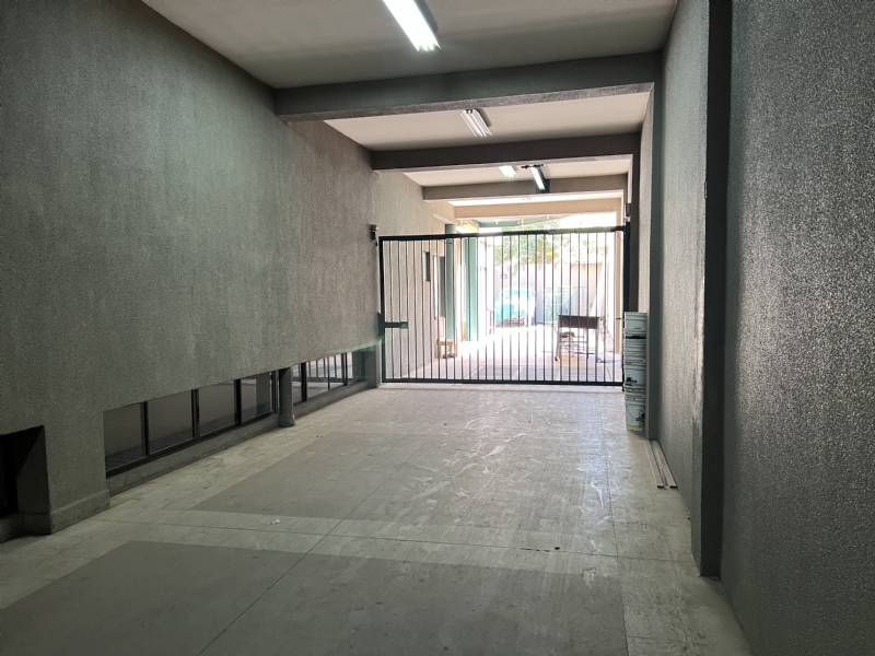 Bodega y local con oficinas en barrio patronato recoleta, santiago - Imagen 4