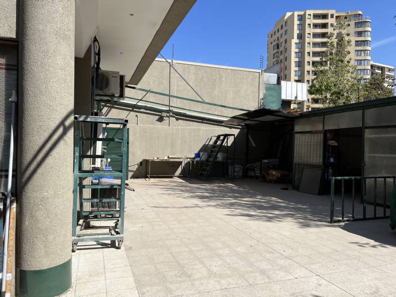 Bodega y local con oficinas en barrio patronato recoleta, santiago - Imagen 13