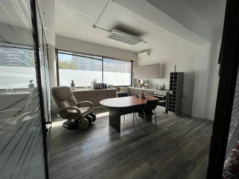 Bodega y local con oficinas en barrio patronato recoleta, santiago - Imagen 16
