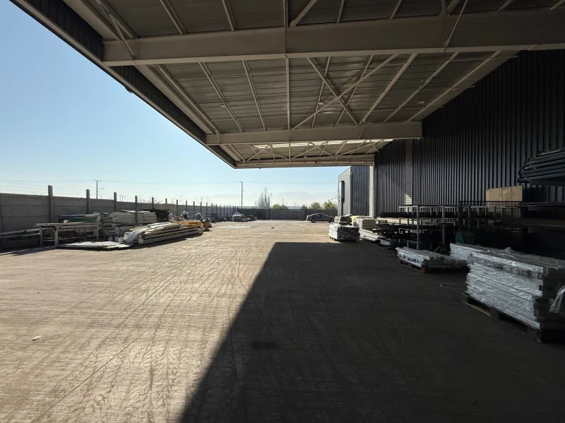 Bodega con oficinas nueva en parque valle grande - Lampa, Santiago - Imagen 12