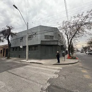 Venta de propiedad comercial con bodegas y oficinas santiago, santiago