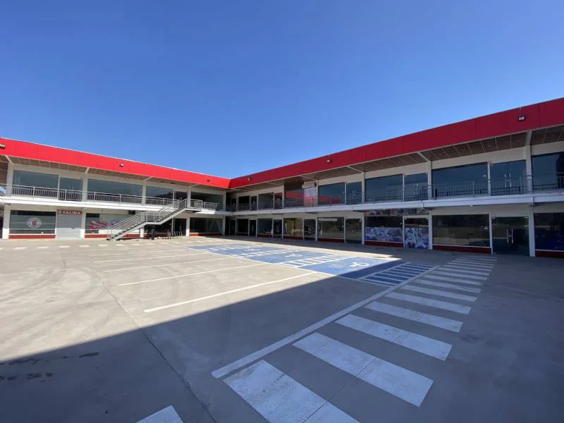 Potente Stripcenter con 26 locales arrendados en Lampa, Santiago - Imagen 3
