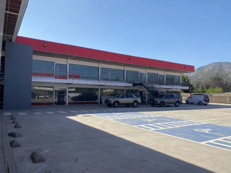 Potente Stripcenter con 26 locales arrendados en Lampa, Santiago - Imagen 7