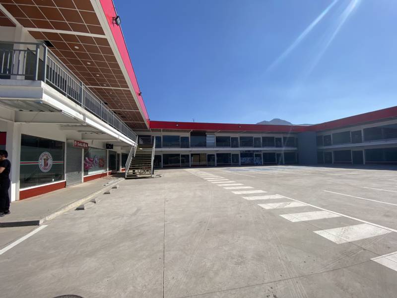 Potente Stripcenter con 26 locales arrendados en Lampa, Santiago - Imagen 8