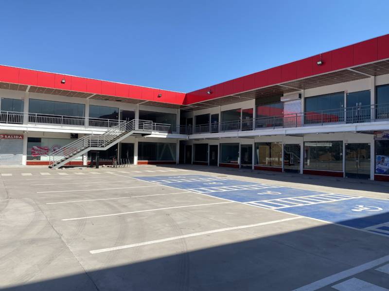 Potente Stripcenter con 26 locales arrendados en Lampa, Santiago - Imagen 9
