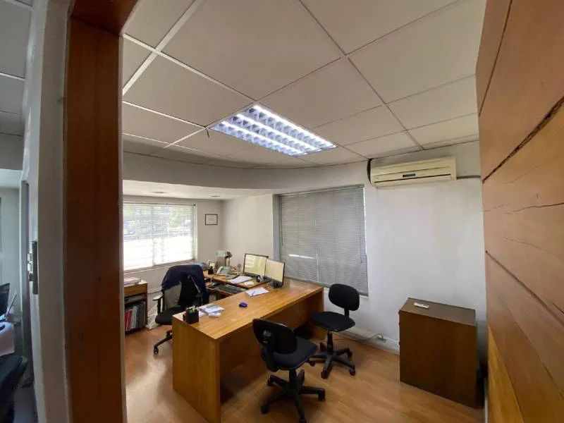Propiedad comercial con oficinas y bodegas en Providencia, Santiago - Imagen 3