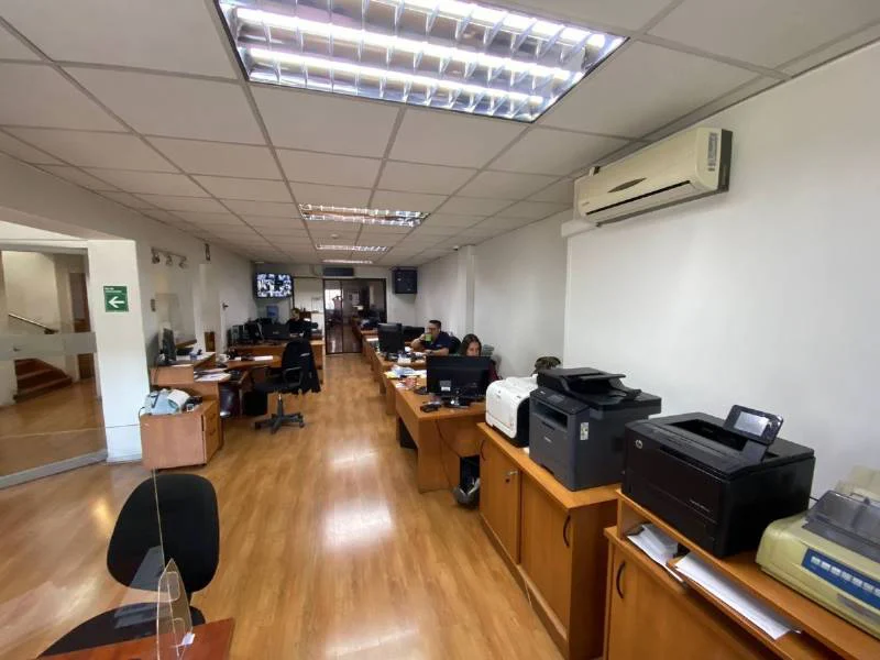 Propiedad comercial con oficinas y bodegas en Providencia, Santiago - Imagen 5