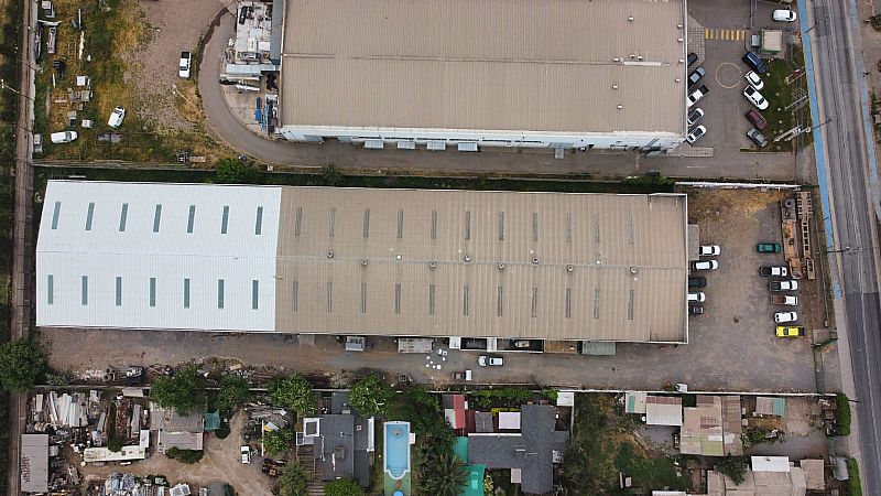 Amplia propiedad industrial en Peñaflor, Santiago