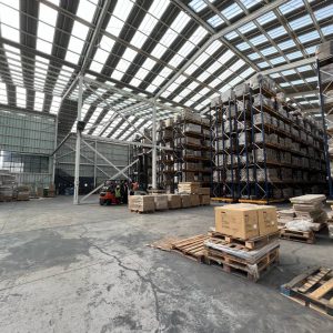 Galpon con oficinas en Maipú - a minutos de mall plaza oeste Maipú, Santiago