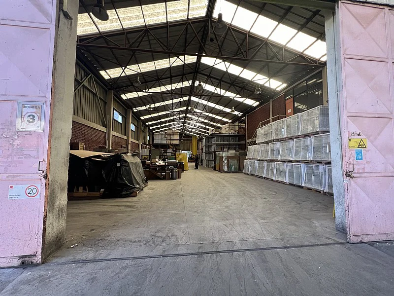 Arriendo de excelente propiedad industrial en calle marathon. Macul, Santiago. - Imagen 11