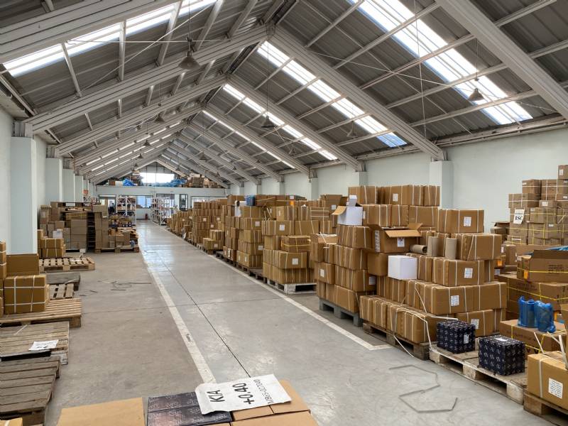Bodega con oficinas y local en perfecto estado en Quinta Normal, Santiago - Imagen 2