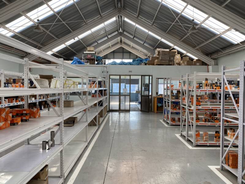 Bodega con oficinas y local en perfecto estado en Quinta Normal, Santiago - Imagen 7