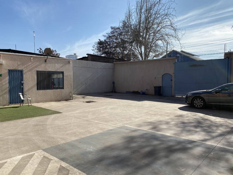 Bodega con oficinas y local en perfecto estado en Quinta Normal, Santiago - Imagen 13
