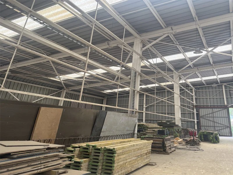 Propiedad industrial con 38.000 mt2 de terreno en Pudahuel, Santiago - Imagen 2