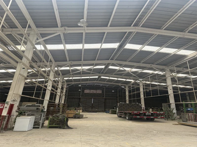 Propiedad industrial con 38.000 mt2 de terreno en Pudahuel, Santiago - Imagen 3