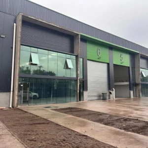 Venta de bodegas industriales nuevas en condominio en Quilicura, Santiago