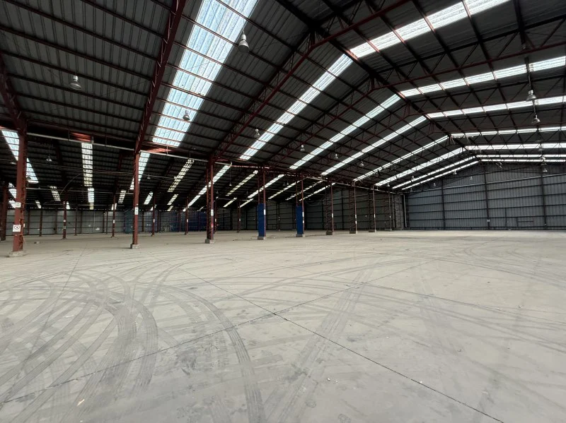 Centro de distribucion en Lo Boza - Gran bodega con oficinas Pudahuel, Santiago