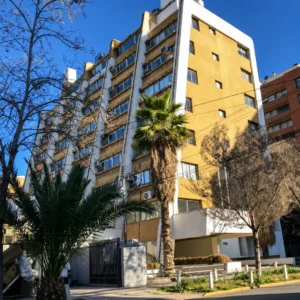 Edificio comercial en metro Pedro de Valdivia  Providencia, Santiago