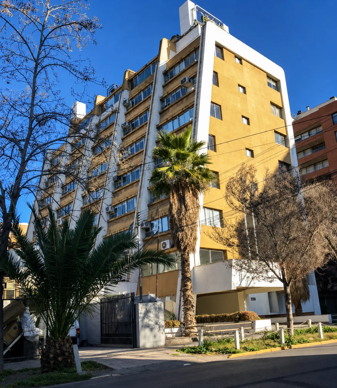 Edificio comercial en metro Pedro de Valdivia Providencia, Santiago