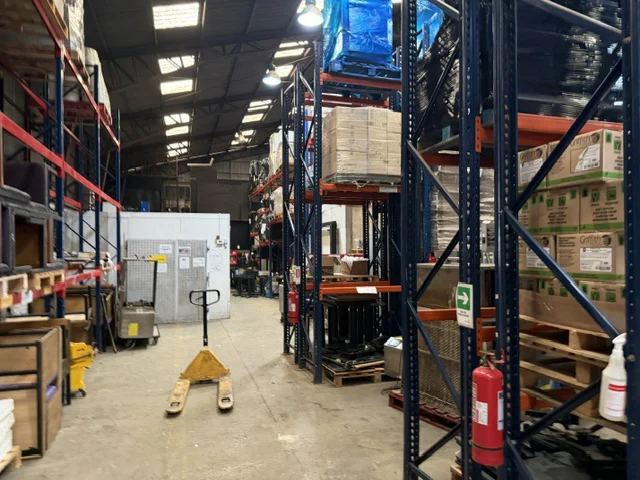 Venta de propiedad industrial con cámaras de frío – Parque Industrial La Reina. Santiago
